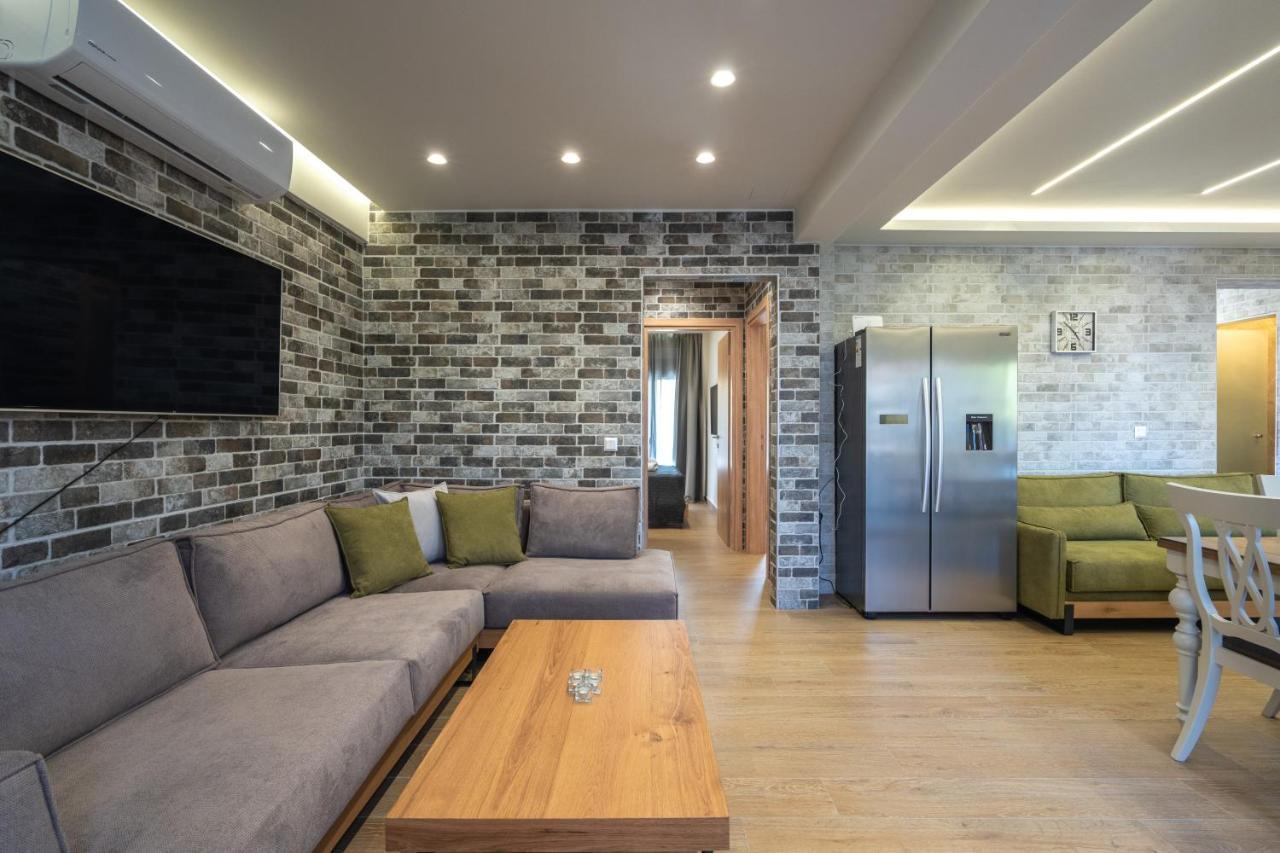 Family Apartment Zornitsa Nea Fokea Exterior photo